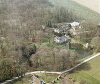 Kasteel Wickenburgh in 1995 vanuit de lucht gezien. Foto: Provincie Utrecht, Henk Bol.