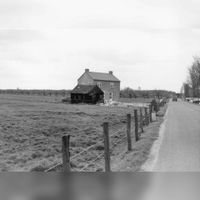 Gezicht op het huis Provincialeweg 50 te Schalkwijk (gemeente Houten) in mei 1967. Bron: HUA, 841056.