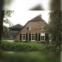 De voorgevel van boerderij De Snel met links een hooikap in oktober 2009. Bron: Regionaal Archief Zuid-Utrecht (RAZU), 353.