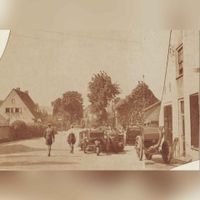 Zicht op de Herenweg met rechts de vroegere wagenmakerij in 19201-1930. Bron: Regionaal Archief zuid-Utrecht (RAZU).
