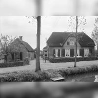 Boerderij aan de Lagedijk 14 te Schalkwijk in oktober 1963. Bron: Rijksdienst voor het Cultureel Erfgoed (RCE), te Amersfoort, beeldbank, documentnummer: 85.101.