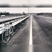 De oplevering van de net aangelegde rijksweg A27 ter hoogte van de Utrechtseweg en het Oud-Wulven viaduct in juli 1981. Bron: Het Utrechts Archief, 1929, 1704.