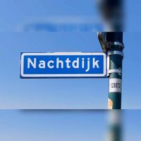 Straatnaambord 'Nachtdijk' in 2021. Foto: Sander van Scherpenzeel.