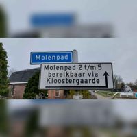 Straatnaambord 'Molenpad' te Schalkwijk in 2022. Foto: Sander van Scherpenzeel.