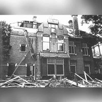 De sloop van villa Groenwoude in oktober 1978 betekende het einde van de villa om plaats te maken voor de rijksweg A27 die in oktober 1986 ter hoogte van het landgoed in gebruik gesteld zou worden. Bron: Amelisweerd 'De weg van de meeste weerstand'.