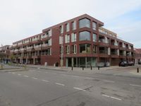 Gezicht op het blok nieuwbouwwoningen, aan de Laan van Chartroise, op de hoek met het Ondiep (rechts) in de wijk Ondiep te Utrecht op 4 november 2017. Bron: Het Utrechts Archief, catalogusnummer: 838268.