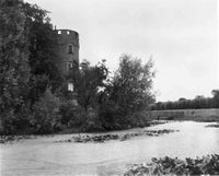Gezicht op de toren van het kasteel Schonauwen te Houten in de periode 1930-1940. Bron: Het Utrechts Archief, catalogusnummer: 128067.