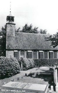 Het kerkje van Tull en 't Waal in 1965 afgebeeld op een prentbriefkaart.