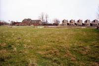 Links boerderij Zorgvliet aan de Poort en rechts de woningen aan de Chamavenpoort in april 1992. Bron: Regionaal Archief Zuid-Utrecht (RAZU), 353.