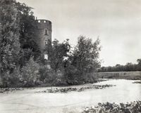 Gezicht op de toren van het kasteel Schonauwen te Houten in de periode 1930-1940. Bron: Het Utrechts Archief, catalogusnummer: 128067.