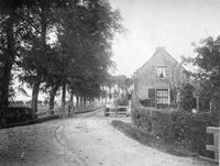 Het tolhuisje van de tolgaarder op de hoek van de Herenweg en Utrechtseweg, heden Lupine-oord. Bron: Regionaal Archief Zuid-Utrecht (RAZU), 353, 40971, 192.