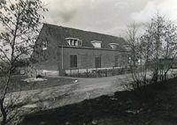 Gezicht vanaf de Lobbendijk ter hoogte van Haver-oord richting het noord-westen. Deze huisjes zijn in 1974 gesloopt t.b.v. de bouw van de wijk Den Oord.. Bron: Regionaal Archief Zuid-Utrecht, identificatienummer: Doos 52 (046626).