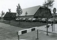 Sporthal Den Oord aan de Lupine-oord 2 in 1980. Sporthal is in 2017. Op de voorgrond de Lobbendijk. Bron: Regionaal Archief Zuid-Utrecht, identificatienummer: Doos 52 (046637).