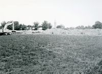 Land in de omgeving van de Warinenpoort in 1985 bij boerderij De Steenen Poort tijdens archeologische opgravingen naar de verdwenen (kasteel)toren (5). Bron: Regionaal Archief Zuid-Utrecht (RAZU), 353.