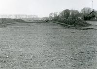 Land in de omgeving van de Warinenpoort in 1985 bij boerderij De Steenen Poort tijdens archeologische opgravingen naar de verdwenen (kasteel)toren (10). Bron: Regionaal Archief Zuid-Utrecht (RAZU), 353.