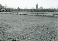 Land in de omgeving van de Warinenpoort in 1985 bij boerderij De Steenen Poort tijdens archeologische opgravingen naar de verdwenen (kasteel)toren (12). Bron: Regionaal Archief Zuid-Utrecht (RAZU), 353.