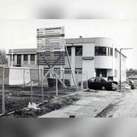 Zicht op het net gereed gekomen politiebureau in 1989-1990 aan De Slinger. Bron: Regionaal Archief Zuid-Utrecht (RAZU), 353.