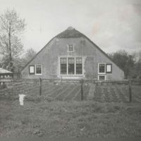 Voorzijde van een boerderij aan de Binnenweg 2 in mei 1962. Bron: Regionaal Archief Zuid-Utrecht (RAZU), 353.