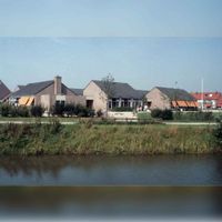 Foto van OBS Het Klavertje Vier aan het Eggeveld rond 1985-1990. Bron: Regionaal Archief Zuid-Utrecht (RAZU), 353.