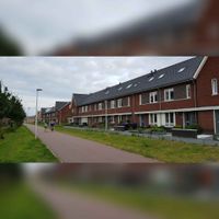 Huizen aan het Kortgras aan het Overdamsepad in noordoostelijke richting gezien in augustus 2021. Foto: Sander van Scherpenzeel.