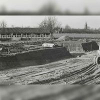 De aanleg van de Rondweg (De Koppeling) en de fietstunnel tussen het Tolgaarderserf en de Hoge Schaft in februari 1984. Foto: Jos Schalkwijk. Bron: Regionaal Archief Zuid-Utrecht (RAZU), 353.