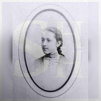 Portret van jkvr. Lucie Adèle Cornélie Marie Serraris (1873-1952) als jonge vrouw in ca. 1885. Bron: Het Utrechts Archief, 32, 1283.