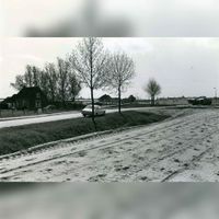 Gezicht op de aanleg van het Oud-Wulven viaduct voor de toekomstige snelweg A27 ter hoogte van wat nu de Fortweg. Links de kassen van Jongerius in 1979. Bron: Regionaal Archief Zuid-Utrecht (RAZU), 353.