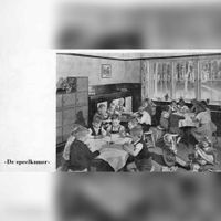 Gezicht op de speelkamer voor kinderen in het huis Folmina aan de Oud Wulfseweg 4 in ca. 1950. Bron: Stadsarchief Amsterdam.