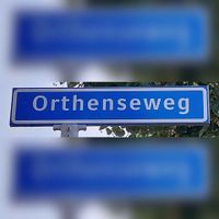 Straatnaambord 'Orthenseweg' in 's-Hertogenbosch in juni 2022. Foto: Sander van Scherpenzeel.