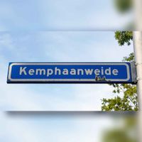 Straatnaambord Kemphaanweide op vrijdag 8 mei 2020. Foto: Sander van Scherpenzeel.