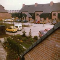Gezicht op de woningen aan de Appelgaarde met op de achtergrond de splitlevelwoningen aan de Lupine-oord in 1978-1985. Bron: Regionaal Archief Zuid-Utrecht (RAZU), 353.