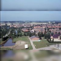 Gezicht op de Dijkhoeve in 1987 met de toen nog bestaande schuur van de vroegere schuur boerderij de Dijkhoeve. Bron: Regionaal Archief Zuid-Utrecht (RAZU), 353.