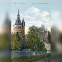 Gezicht op de Bourgondische toren en de donjon van het kasteel Duurstede te Wijk bij Duurstede uit het zuiden in de periode 1905-1910. Bron: Het Utrechts Archief, catalogusnummer: 9802.