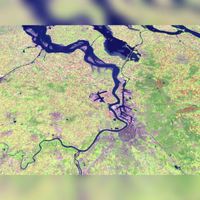 Satellietfoto van de Schelde bij Antwerpen. Bron: Wikipedia.