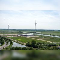 Luchtfoto gezien vanuit het westen met een drone gemaakt met het in ontwikkeling zijnde Sport- en Werklandschap Meerpaal Zuid. Foto: Bert Goes.