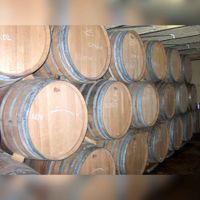 Wijnvaten gemaakt van eikenhout. Bron: Wikipedia.