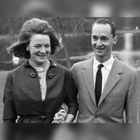 Prinses Irene met prins Carlos Hugo op 9 februari 1964, een dag na de bekendmaking van hun verloving. Bron: Wikipedia.