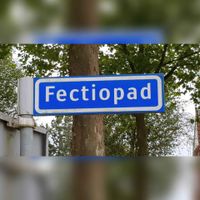 Straatnaambord 'Fectiopad' in Houten noord bij de ingang van het Nieuw Wulven Bos bij de Spoorhaag. Foto: Sander van Scherpenzeel.