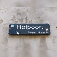 Straatnaambord 'Hofpoort' in december 2022. Foto: Sander van Scherpenzeel.