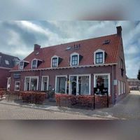 Restaurant Dinner at Six aan de Herenweg 6 waar tot 2015 eens cafetaria De Roskam zat. Foto: maart 2023, Sander van Scherpenzeel.
