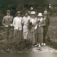 Freule Daisy van Brienen met familieleden in 1922 op de Des Tombes beker op de Haagsche GC. Bron: NGA-earlygolf.nl.