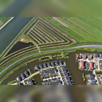 Luchtfoto gezien vanuit het noordoosten op het Helofytenfilter Zuid, met links het Amsterdam-Rijnkanaal met onderaan de buurt De Waters en De Polders in 2019. Foto: Slagboom en Peeters Luchtfotografie B.V..