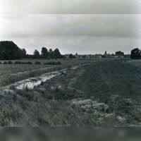 Zicht op het gebied De Weerwolf, wat later de buurt De Gaarden zou worden. Zicht in 1970-1975. Bron: RAZU.