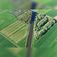 Luchtfoto gezien vanuit het zuiden op het inundatiekanaal, aansluitend op de Schalkwijksewetering in het Waalseveld in 2019. Foto: Slagboom en Peeters Luchtfotografie B.V..