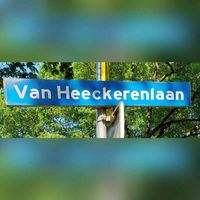 Straatnaambord 'Van Heeckerenlaan' in Driebergen-Rijsenburg in juni 2023. Foto: Sander van Scherpenzeel.