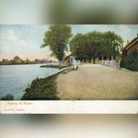 Gezicht op de Vecht, de Vechtdijk, de brug over de Klopvaart en de boerderij annex herberg De Klop te Zuilen uit het zuidoosten in 1905. Bron: HUA, catalogusnummer:	16387.
