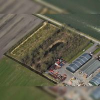 Luchtfoto gezien vanuit het zuiden ter hoogte van de Kanaaldijk Zuid nr. 24 met de eendenkooi De Knoest.